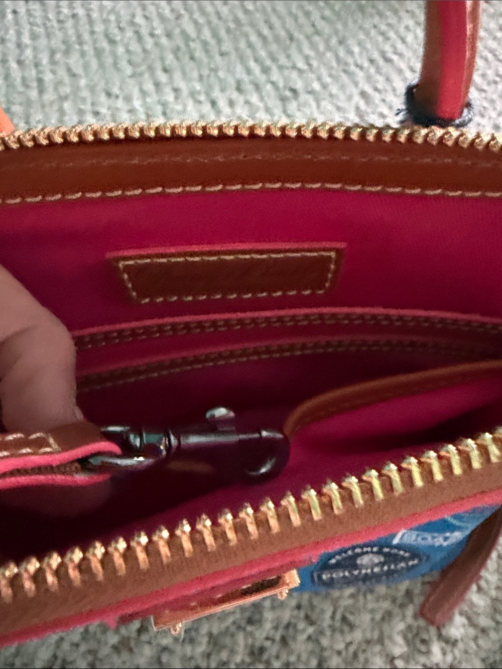 Dooney & Bourke Disney Vacation Club Workd of Treasures - Picture 4 of 10
